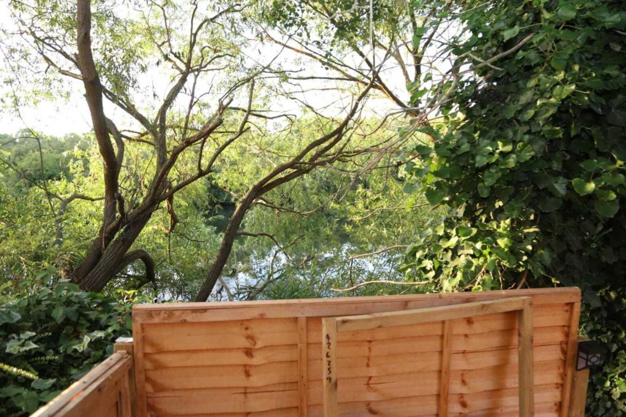 Budget 4-bedrooms In Thamesmead Londra
