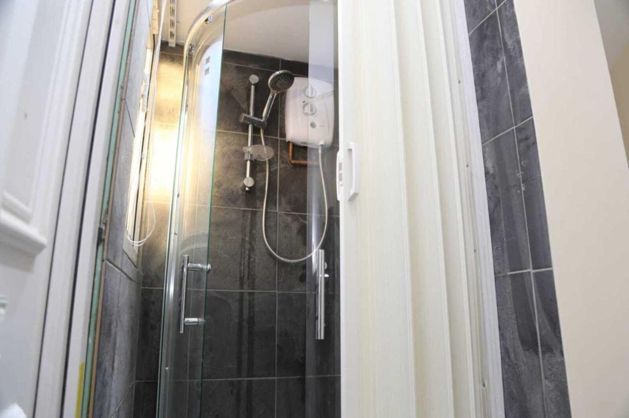 Budget 4-bedrooms In Thamesmead Casa vacanze Londra