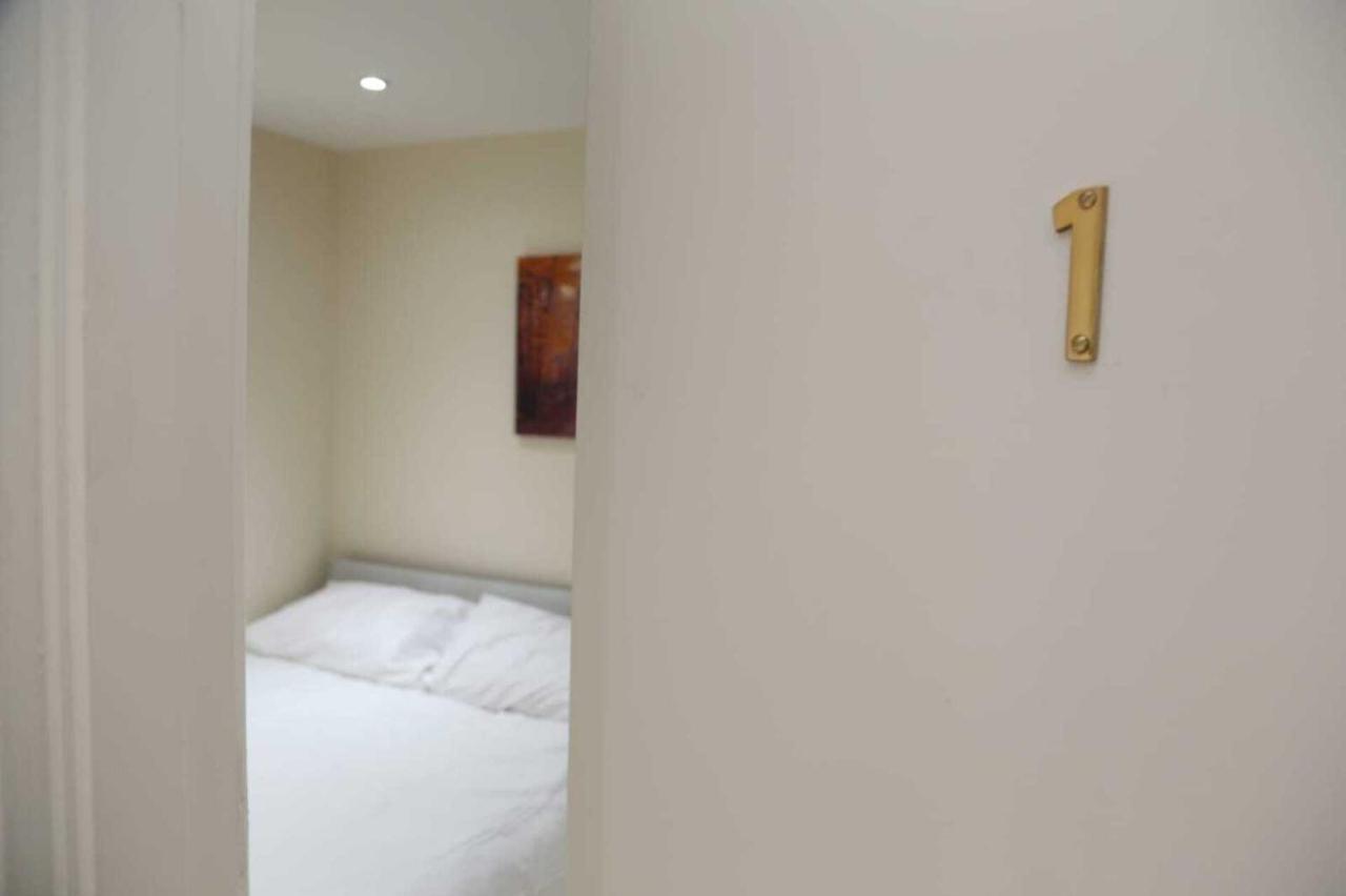 Budget 4-bedrooms In Thamesmead Londra