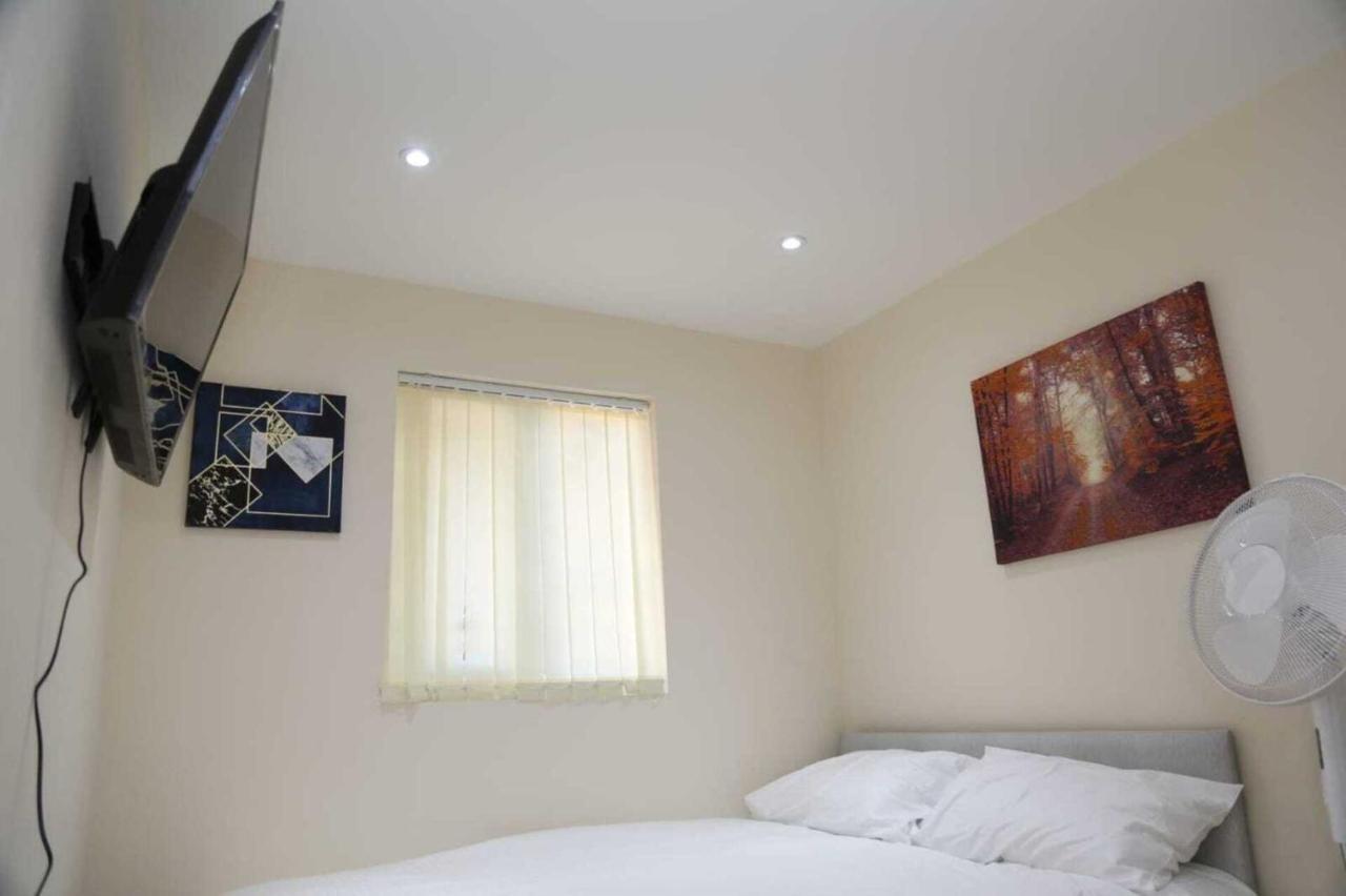 Budget 4-bedrooms In Thamesmead Casa vacanze *