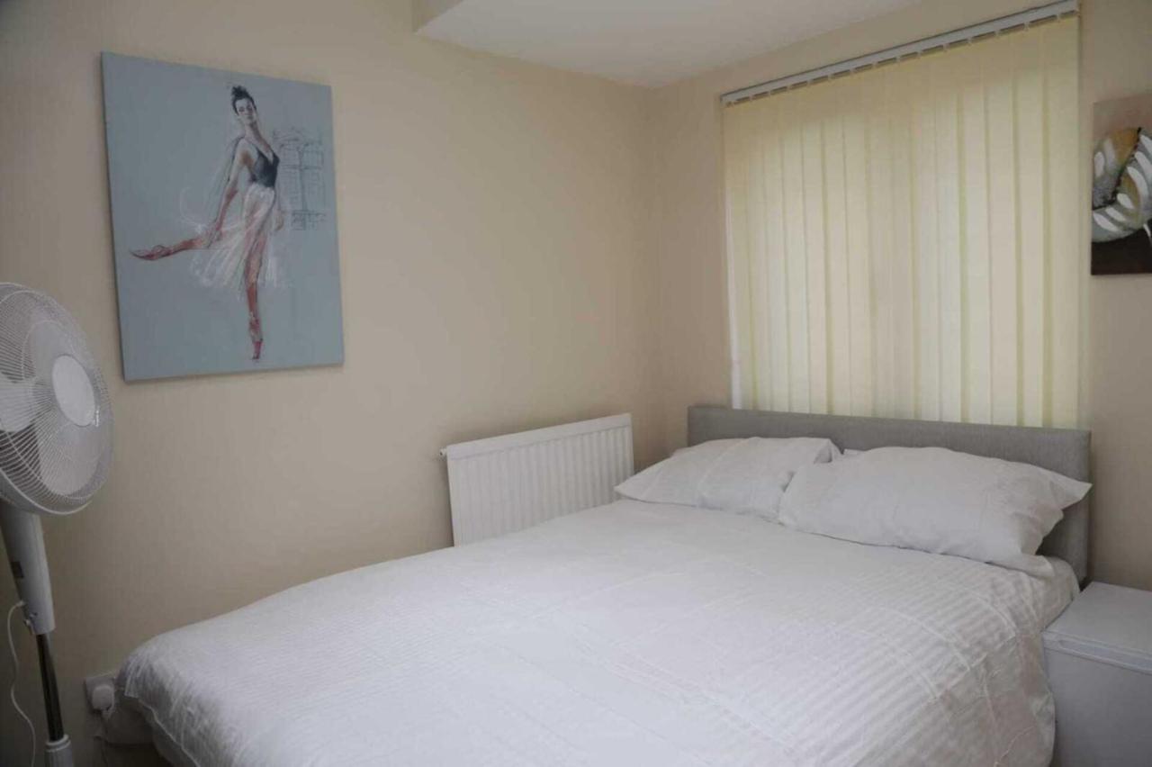 Budget 4-bedrooms In Thamesmead Casa vacanze