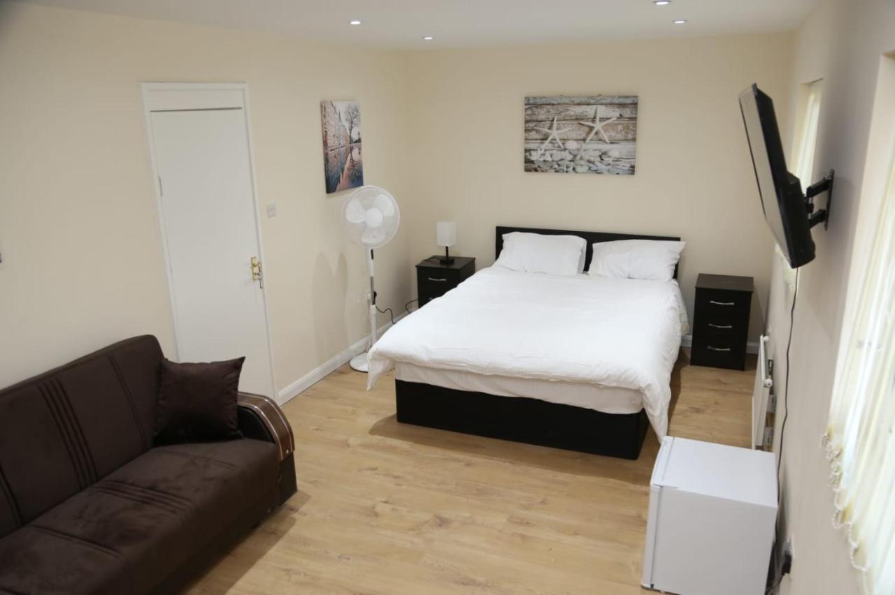 Budget 4-bedrooms In Thamesmead Casa vacanze Londra