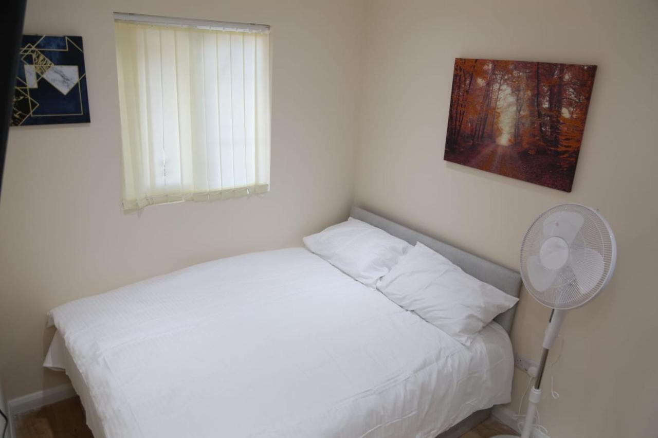 Budget 4-bedrooms In Thamesmead Casa vacanze Londra