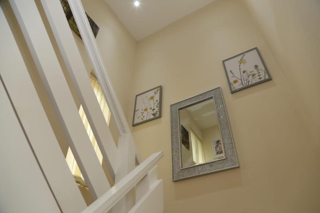 Budget 4-bedrooms In Thamesmead Casa vacanze Londra