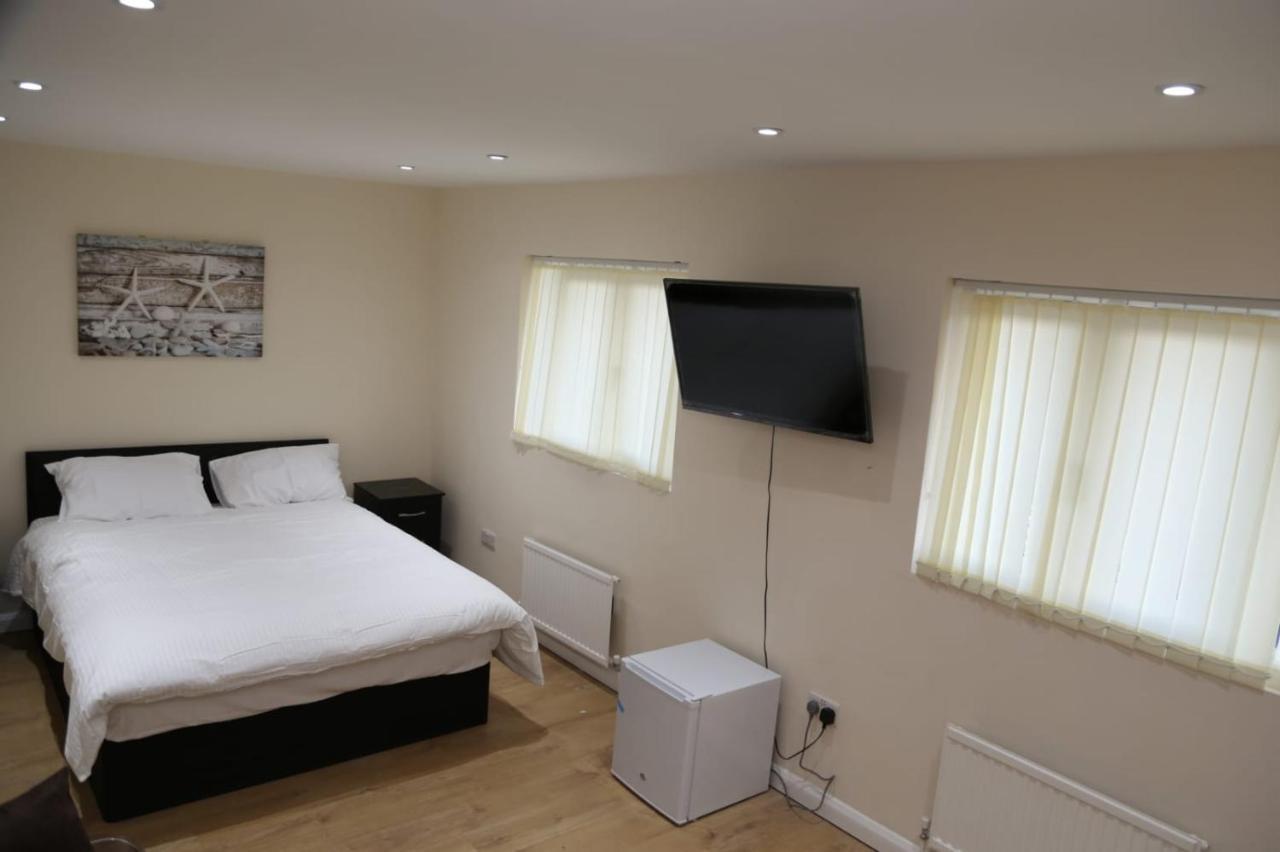 Ferienhaus Budget 4-bedrooms In Thamesmead